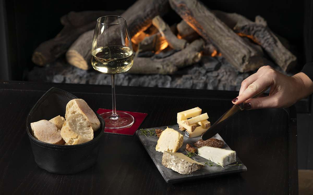 Plateau gourmand fromage et charcuterie dans le centre de Strasbourg