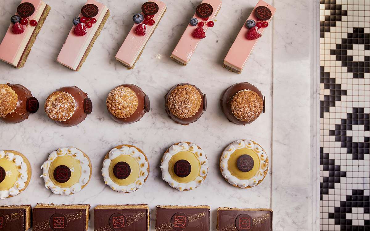 Plateau de pâtisseries pour un anniversaire