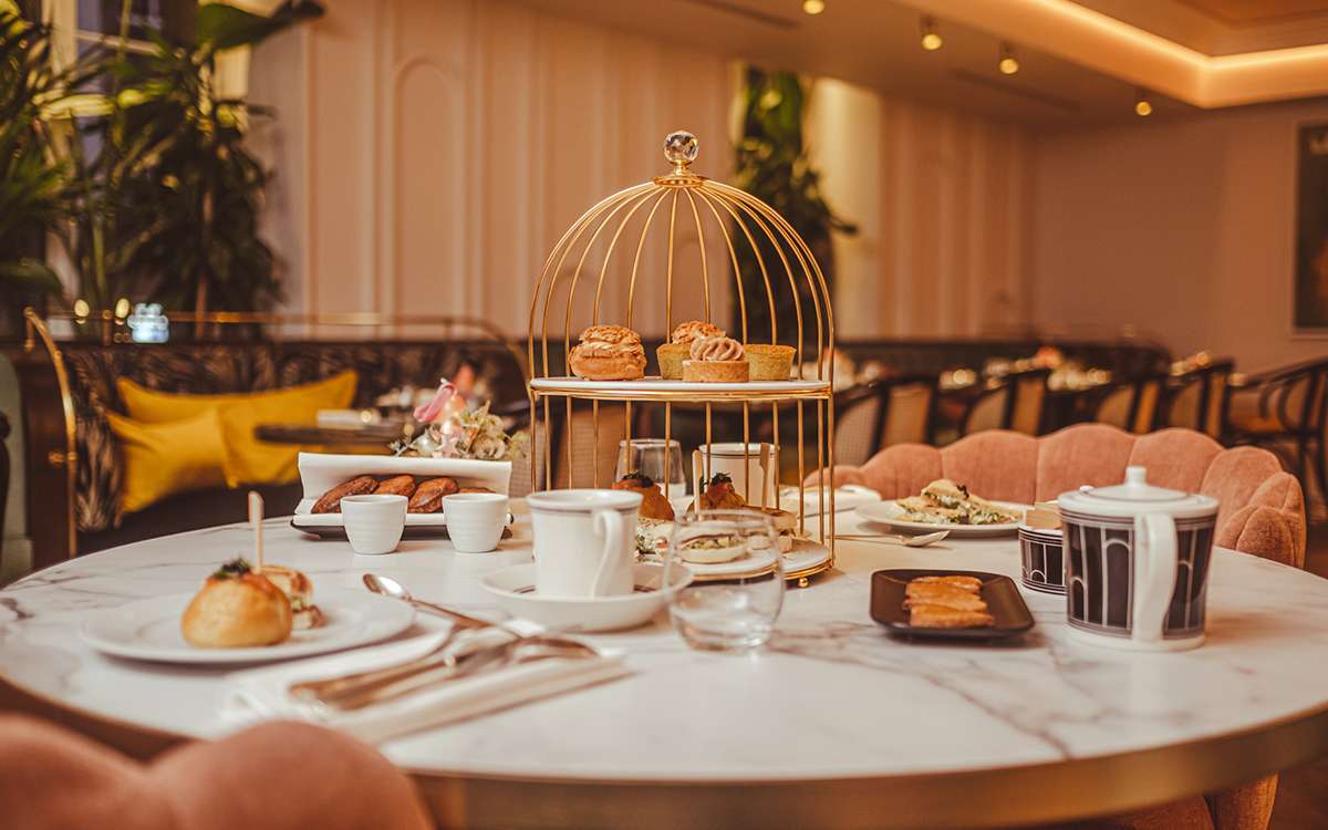 Assiette de gâteaux pour le thé, Salon Mistinguett Strasbourg