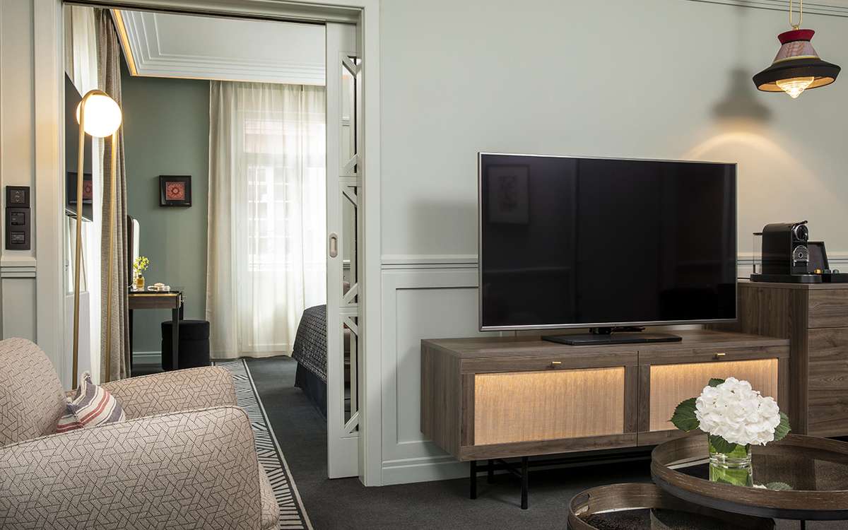 reserve a luxury suite in Strasbourg | 5-star hotel in Strasbourg, Alssace