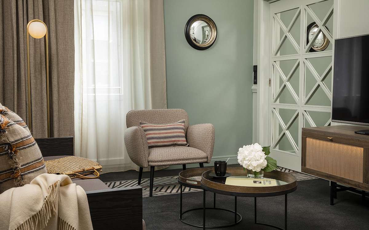 reserve a luxury suite in Strasbourg | 5-star hotel in Strasbourg, Alssace