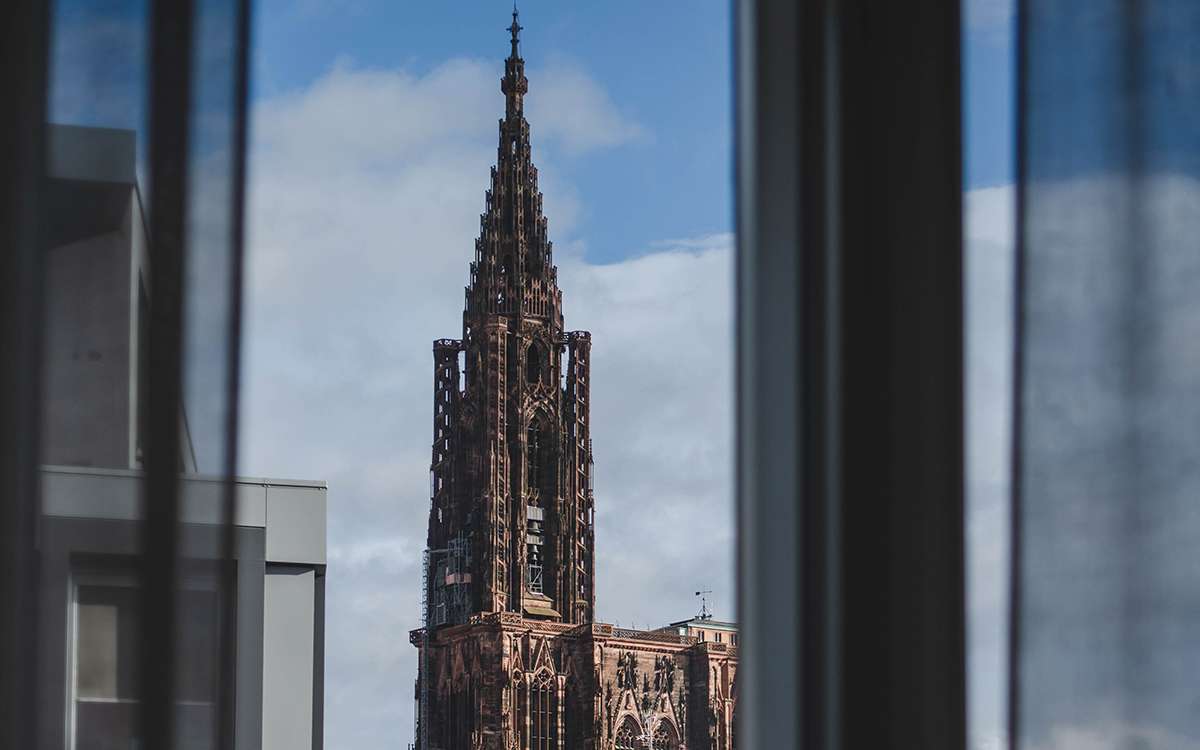 reserve a luxury suite in Strasbourg | 5-star hotel in Strasbourg, Alssace