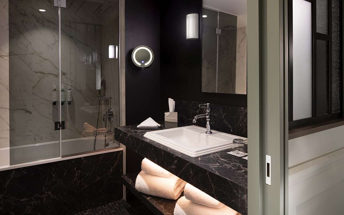chambre hotel avec balcon à Strasbourg | Hôtel 5 étoiles à Strasbourg, Alssace
