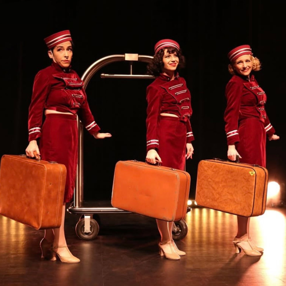 Cabaret dinner shows
« Revue & Corrigée »